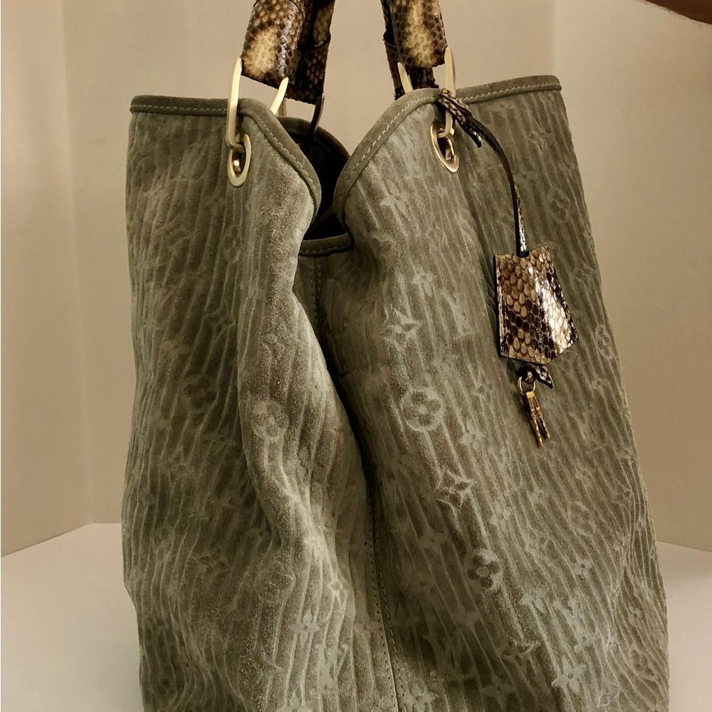 Louis Vuitton Limited Edition Jade Monogram Embossed Suede Whisper GM Bag - Picture 10 of 14